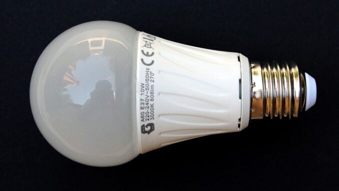 1280px-Led-lampa