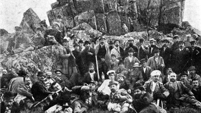 Алеко с приятели на Черни връх 1895 г.